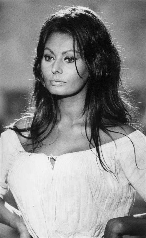 sophia loren sexy pics